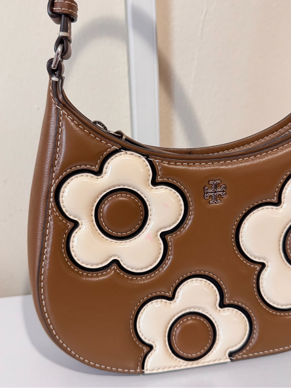 Tory Burch Emerson Floral Applique Shoulder Bag - Picture 3 of 13